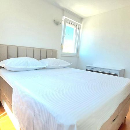 Cozy Apartment With Free Private Parking Split Exterior foto