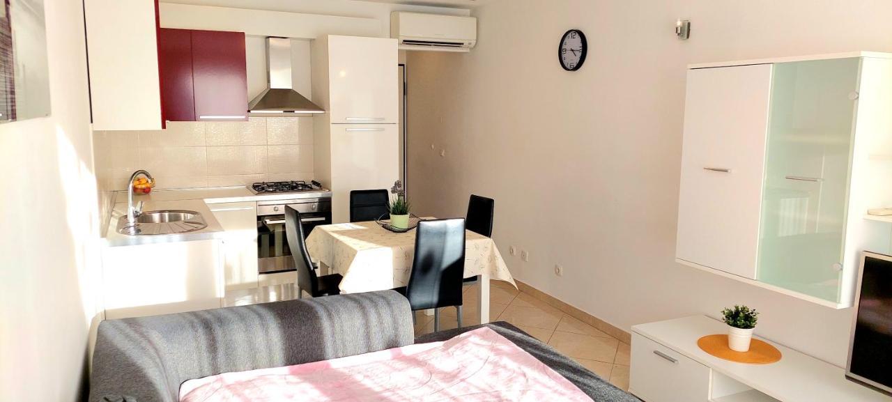 Cozy Apartment With Free Private Parking Split Exterior foto